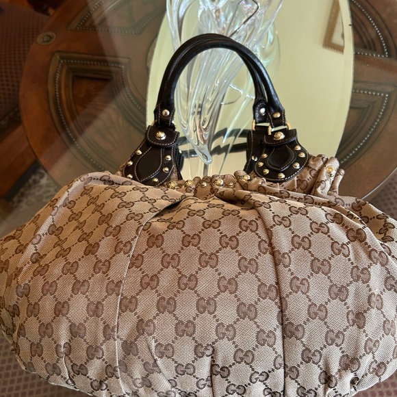 Gucci Shoulder Bag - Picture 12 of 15
